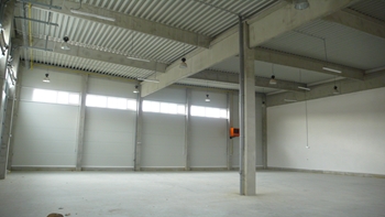 Pronájem nové haly č.86 - 910 m2 s administrativním přístavkem